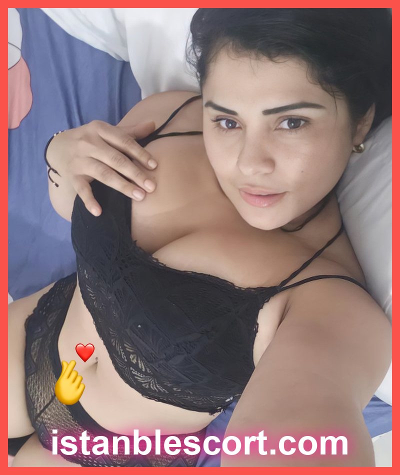 Tuğçe, 25 — Beşiktaş Catalog showcase card
